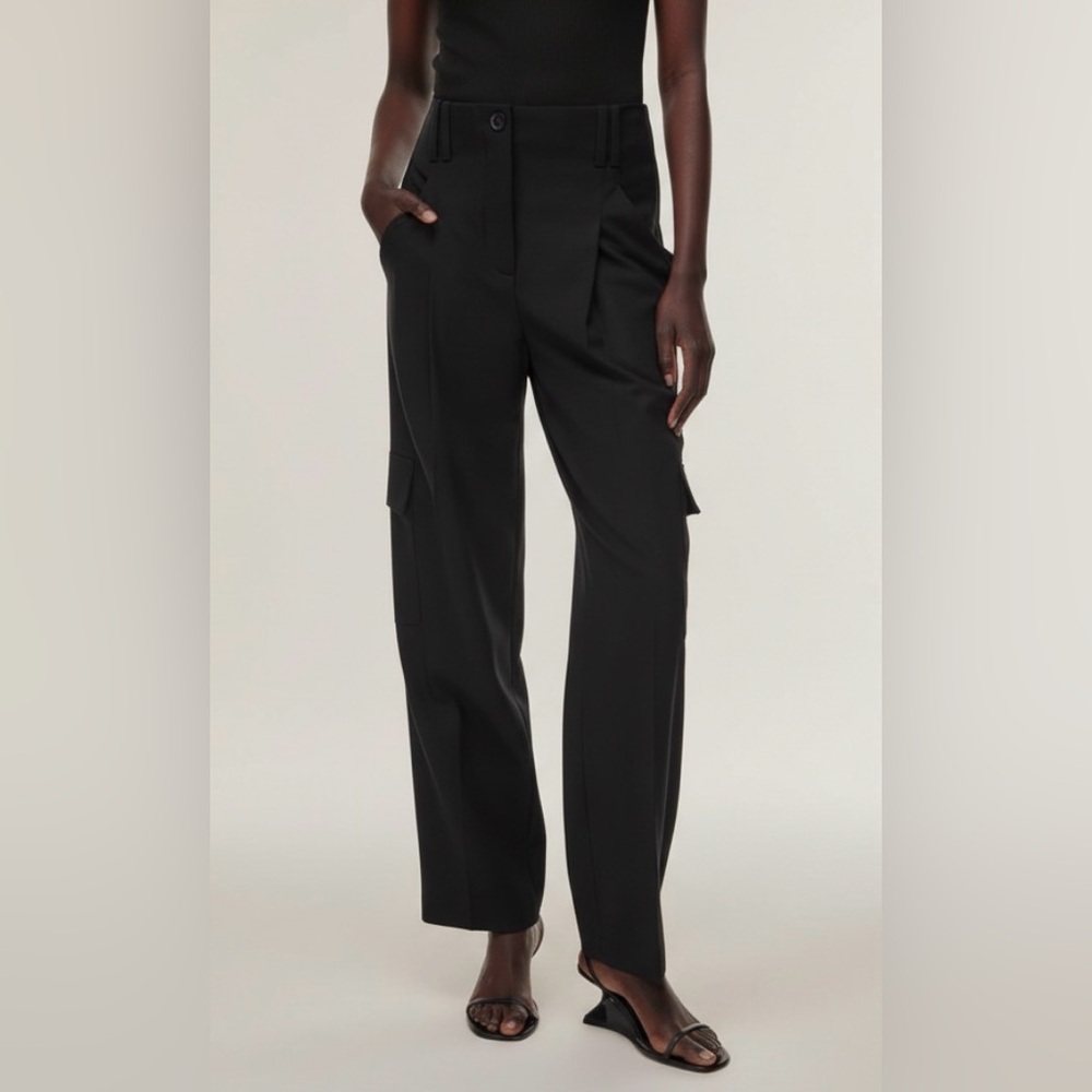 Aritzia Babaton Rojo Wide Leg Pleated Cargo Pant